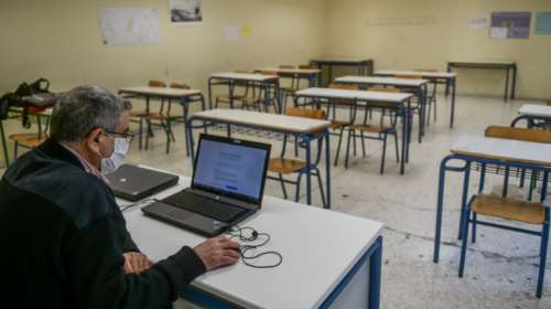 Τηλεκπαίδευση: 35.000 τάξεις στο webex - Αγωνία μετά τα τεχνικά προβλήματα - Τι θα γίνει με τις απουσίες