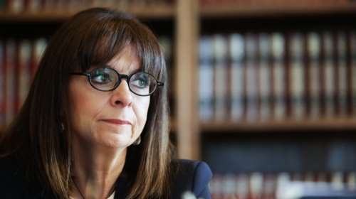 Σακελλαροπούλου για 21η Απριλίου: Η χούντα μας υπενθυμίζει ότι η δημοκρατία δεν αποτελεί αυτονόητη ή φυσική κατάσταση