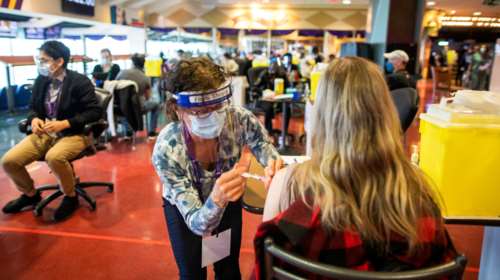 Καναδάς: Εγκρίθηκε ο εμβολιασμός με Pfizer παιδιών ηλικίας από 12 έως 15 ετών