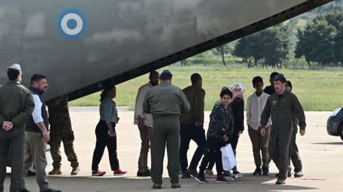 Σουδάν: Στην Τανάγρα το C-27J με 16 Έλληνες και συνολικά 34 διασωθέντες- Πόσοι υπολογίζεται ότι έχουν μείνει πίσω