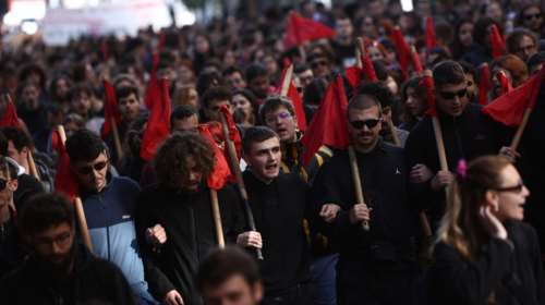 Στους δρόμους οι φοιτητές: Συλλαλητήρια σε όλη τη χώρα ενάντια στα ιδιωτικά πανεπιστήμια - &quot;Κλείνει&quot; το κέντρο της Αθήνας