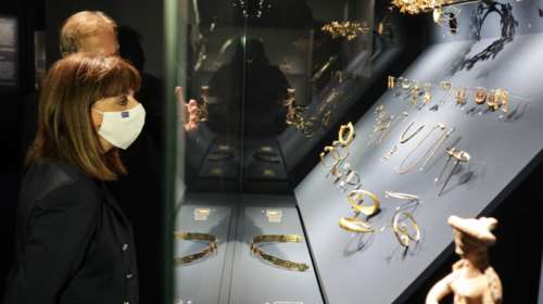 Στο μουσείο Κυκλαδικής Τέχνης η Σακελλαροπούλου - Εγκαινίασε την έκθεση &quot;ΚΑΛΛΟΣ - Η υπέρτατη ομορφιά&quot; [εικόνες]