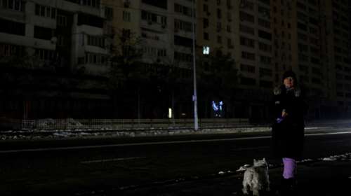 Ουκρανία: Εκατομμύρια άνθρωποι παραμένουν βυθισμένοι στο σκοτάδι - Μάχη για να αποκατασταθεί η ηλεκτροδότηση