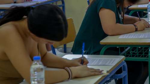 Πανελλαδικές 2020: Αυτά είναι τα θέματα της Βιολογίας και της Κοινωνιολογίας