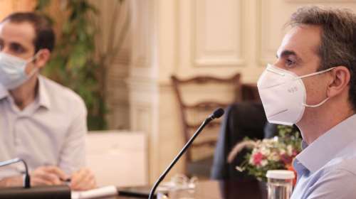 Πρόσω ολοταχώς για τον εμβολιασμό - Μητσοτάκης σε υπουργούς: Απόλυτη προτεραιότητα - Ξεκινάμε εντός Ιανουαρίου