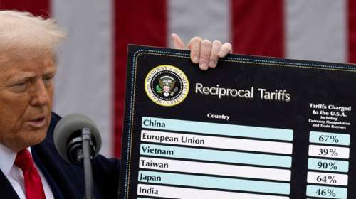 Bloomberg: H ΕΕ είναι διατεθειμένη να δεχτεί τους δασμούς Τραμπ αλλά με εξαιρέσεις