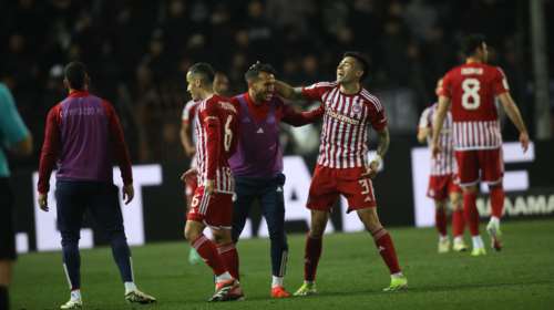 ΠΑΟΚ - Ολυμπιακός 1-4 και το πρωτάθλημα πήρε &quot;φωτιά&quot;