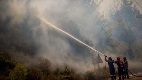 Ρόδος: Για 10η μέρα συνεχίζεται η μάχη για την κατάσβεση της φωτιάς - Ολονύχτια μάχη πυροσβεστών και εθελοντών
