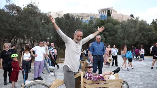 Πρώτη συγκέντρωση για το κόμμα &quot;Ευ&quot; του Πολ Ευμορφίδη - Ποδηλατάδα στην Ερμού για τους ψηφοφόρους του [εικόνες]