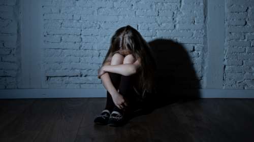 &quot;Καλά να πάθει, ας πρόσεχε&quot;: Σοκ από τις δηλώσεις της αδερφής της 13χρονης που γέννησε το παιδί του βιαστή της