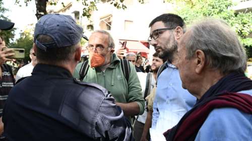 Ηλιόπουλος στα Εξάρχεια: Συμπαράσταση σε όσους αντιδρούν στο Μετρό- Στην Αθήνα δεν περισσεύει ούτε ένα δέντρο