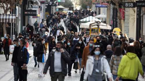 Κοσμοπλημμύρα στους δρόμους της Αθήνας και της Θεσσαλονίκης - Ουρές και συνωστισμός στα καταστήματα