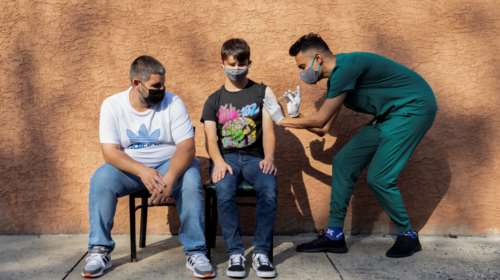 CDC: Η μετάλλαξη Δέλτα δεν προκαλεί σοβαρότερη νόσηση στα παιδιά και τους εφήβους