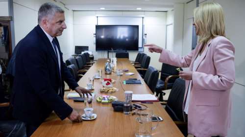 Ο Πατούλης απαντά στη Δούρου: Καμία οικονομική σχέση δεν είχε η Περιφέρεια Αττικής με τον φερόμενο παιδοβιαστή στον Κολωνό