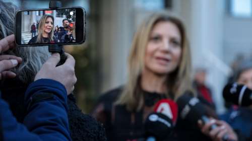 Η Καρυστιανού αρνείται να παραιτηθεί και προκαλεί τους συγγενείς στον σύλλογο - "Εχω πνευματικό και ηγουμένη"