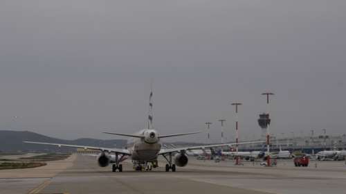 Μυτιλήνη: Συναγερμός μετά από ένδειξη για φωτιά σε αεροσκάφος – Με ασφάλεια αποβιβάστηκαν οι επιβάτες