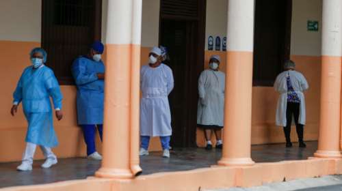 Νέα εστία ανησυχίας: 5.000 ανεμβολίαστοι εργαζόμενοι σε γηροκομεία της Εκκλησίας