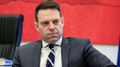 Παίρνει πίσω ο Κασσελάκης την κομματική πειθαρχία για τα ομόφυλα ζευγάρια: Δεν θα διαγραφεί όποιος δεν ψηφίσει λέει η Αυγέρη