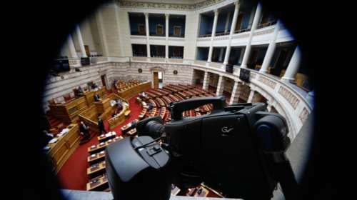 Euractiv: Ερχεται ομπρέλα προστασίας σε ΑΔΑΕ και Ράμμο από το Ευρωκοινοβούλιο