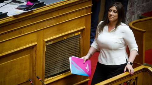 Ζωή Κωνσταντοπούλου: Το βιογραφικό της, η &quot;αγάπη που όλα τα μπορεί&quot; και η ομάδα-πρότυπο των οκτώ