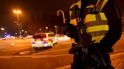 Λουτρό αίματος στο Αμβούργο: 7 νεκροί από πυροβολισμούς σε εκδήλωση Μαρτύρων του Ιεχωβά [βίντεο]