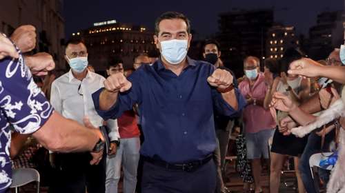 O Τσίπρας πάει... Μύκονο για να καταγγείλλει την &quot;εγκληματική ανευθυνότητα&quot; της κυβέρνησης