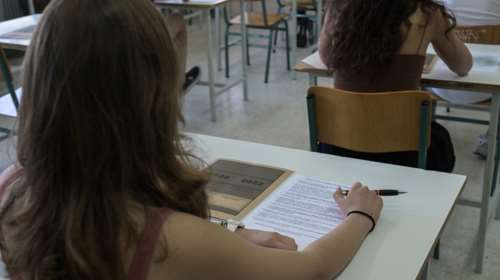 Πανελλήνιες 2023: Στα θρανία ξανά οι υποψήφιοι - Ποια μαθήματα εξετάζονται αυτή την εβδομάδα