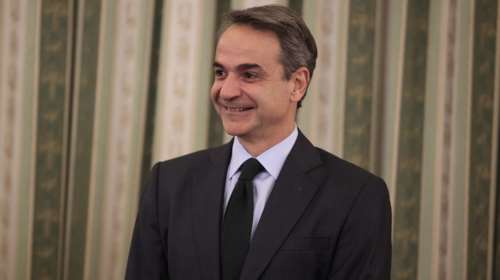 Συγχαρητήρια Μητσοτάκη στον Λάνθιμο για τη βράβευση του &quot;Poor Things&quot;: &quot;Από τους πιο μεγάλους σύγχρονους σκηνοθέτες&quot;