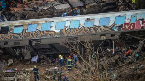 Σύγκρουση τρένων στα Τέμπη: 40 οι νεκροί, 72 νοσηλευόμενοι, οι 6 σε ΜΕΘ - Τριήμερο εθνικό πένθος [εικόνες - βίντεο]