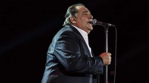 Βασίλης Καρράς: &quot;Δεν μασάω πιτσιρίκο…&quot; - Τα τελευταία λόγια του τραγουδιστή στον μαέστρο του