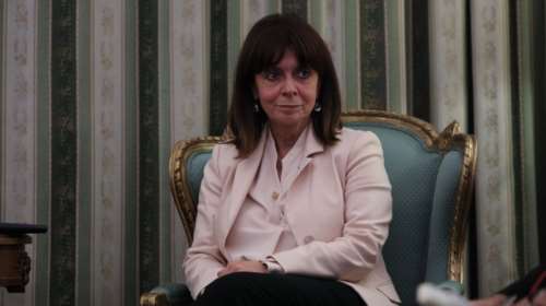 Πυρκαγιές: Επικοινωνία Σακελλαροπούλου με Μπένο - Στο επίκεντρο τα σχέδια ανάπλασης των πυρόπληκτων περιοχών