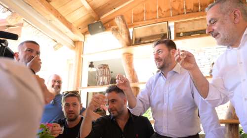 Νίκος Ανδρουλάκης: Στο Ψυχρό Λασιθίου για τις προεκλογικές ρακές ο πρόεδρος του ΠΑΣΟΚ-ΚΙΝΑΛ [Εικόνες]