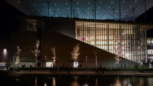 Ο μαγικός χριστουγεννιάτικος κόσμος του &quot;Ιδρύματος Σταύρος Νιάρχος&quot; γεμίζει μουσική