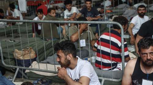 Ναυάγιο στην Πύλο: Ξεκινά η μακάβρια διαδικασία ταυτοποίησης νεκρών και αγνοουμένων - Στη Μαλακάσα οι διασωθέντες