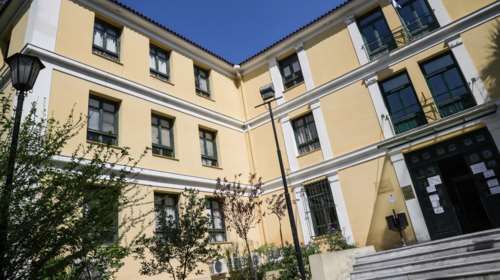 Κλειστά τα δικαστήρια: Απεργούν δικηγόροι και δικαστικοί υπάλληλοι για την τραγωδία στα Τέμπη