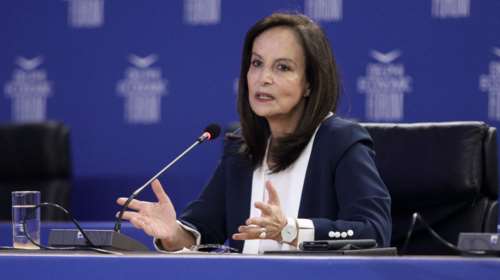 Άννα Διαμαντοπούλου: Υπάρχουν καθηγηταί εις τας Αθήνας - Η ανάρτηση υπέρ της προέδρου της Φιλοσοφικής Σχολής