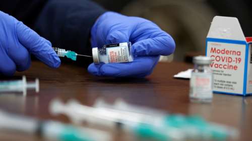 Εμβόλια: Αίτημα της Moderna για την έγκριση 4ης δόσης σε όλους τους ενήλικες