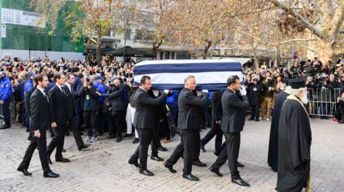 Κηδεία τέως βασιλιά Κωνσταντίνου: Μανωλίδου, Καίσαρης, Λυκουρέζος - Ποιοι επώνυμοι πήγαν στη Μητρόπολη [εικόνες]