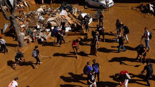 Τραγωδία χωρίς τέλος στη Βαλένθια: Ψάχνουν τους αγνοούμενους στο ίντερνετ - Φόβοι για πάνω από 400 νεκρούς