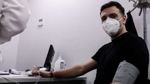 Καρδίτσα: Διοικητής νοσοκομείου κυκλοφόρησε έγγραφο για &quot;θανατηφόρες παρενέργειες&quot; του εμβολίου- Τον έδιωξε ο Κικίλιας