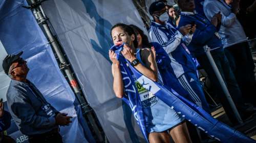 Η απίστευτη δύναμη της νικήτριας του Μαραθωνίου: Διαγνώστηκα με καρκίνο τέσσερις μήνες μετά τη γέννηση του παιδιού μου