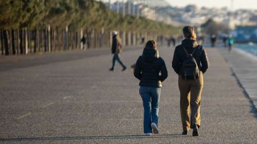 Ανοιξιάτικος ο καιρός με υψηλές θερμοκρασίες μέχρι την Πέμπτη - Ερχεται πολύ κρύο το Σάββατοκύριακο