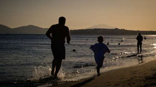 Ξαφνική αλλαγή του καιρού: Ερχεται μίνι καύσωνας με 42αρια – Οι περιοχές που θα δουν το θερμόμετρο στα ύψη