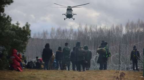 Μεταναστευτική κρίση μεταξύ Πολωνίας και Λευκορωσίας: Εγκλωβισμένοι στα σύνορα χιλιάδες άνθρωποι [εικόνες - βίντεο]