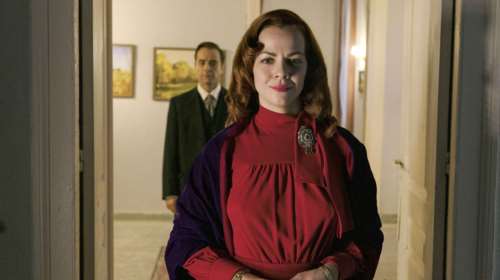 Ertflix: &quot;Απαραίτητο φως&quot;, &quot;Ελληνική δισκογραφία&quot;, &quot;Μαμά στα κρυφά&quot; σκαρφάλωσαν στην κορυφή των θεάσεων