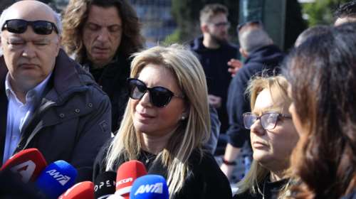 Καρυστιανού κατά βουλευτών ΝΔ : &quot;Γλεντούν την αλαζονεία τους σε βάρος των παιδιών μας&quot;