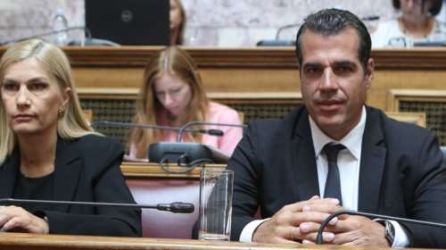Αποκάλυψη Πλεύρη: Κυκλώματα διακινητών έστελναν μαζικά μηνύματα σε μετανάστες - &quot;Αποφύγετε την Ιταλία, πηγαίντε στην Ελλάδα&quot;