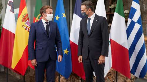 &quot;Εκρηξη&quot; οργής στα τουρκικά ΜΜΕ: Βρώμικη και ανήθικη συμμαχία Μητσοτάκη-Μακρόν