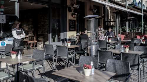 Η ψηφιακή κάρτα εργασίας επεκτείνεται σε τουρισμό και εστίαση - Πρόβλεψη για &quot;τσουχτερά&quot; πρόστιμα