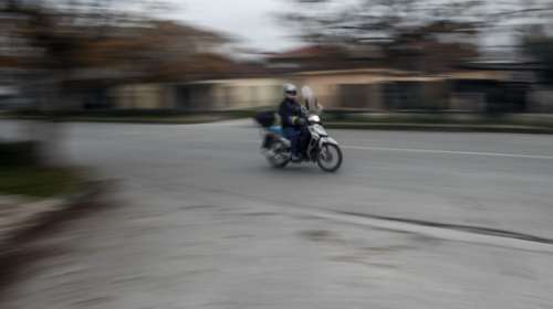 Παιχνίδι θανάτου στον Βόλο: Τι αποκαλύπτει ο οδηγός που πετάχτηκαν μπροστά του οι ανήλικοι